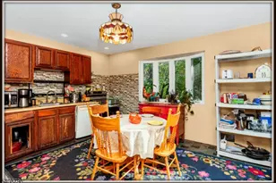 3 Sleepy Hollow Rd, Hampton Township, NJ 07860 - Photo 10