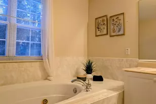 18 Scarlet Oak Dr, Montgomery Township, NJ 08540 - Photo 18