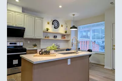 18 Scarlet Oak Dr, Montgomery Township, NJ 08540 - Photo 2