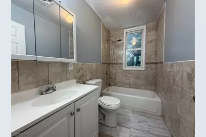 178 Osborne Ter, Newark, NJ 07112 - Photo 6