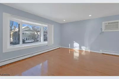 30 Warman St, Montclair, NJ 07042 - Photo 6