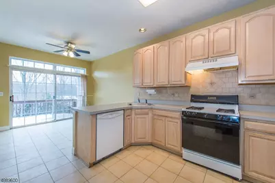 25 Buckingham Ct, Randolph Township, NJ 07869 - Photo 6