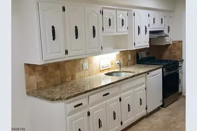 66 Liberty Pl, Palisades Park, NJ 07650 - Photo 6