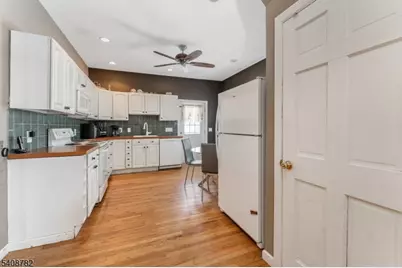 37 E Somerset Street, Raritan, NJ 08869 - Photo 10