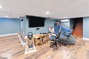 7 Wayland Dr, Verona Twp., NJ 07044 - Photo 24