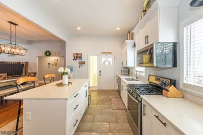 8 Lesko Ter, Ogdensburg, NJ 07439 - Photo 2