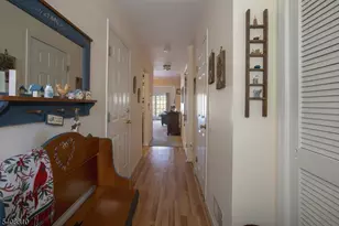 28 Peregrine Point, Hampton Township, NJ 07860 - Photo 2