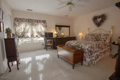 28 Peregrine Point, Hampton Township, NJ 07860 - Photo 10