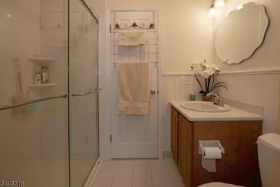 28 Peregrine Point, Hampton Township, NJ 07860 - Photo 12