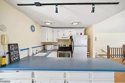 8 Wendy Way, Greenwood Lake, NY 10925 - Photo 8