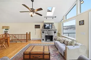 8 Wendy Way, Greenwood Lake, NY 10925 - Photo 18