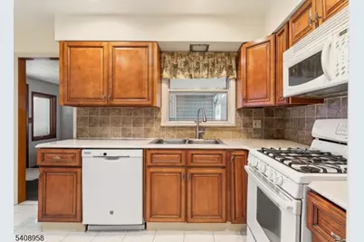 60 White Oak Rd, Parsippany, NJ 07054 - Photo 4