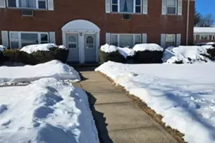 45 Manchester Ct, Wayne, NJ 07470 - Photo 2