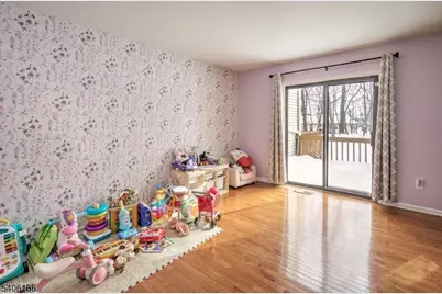 418 Hawthorne Ct, Raritan Township, NJ 08822 - Photo 10