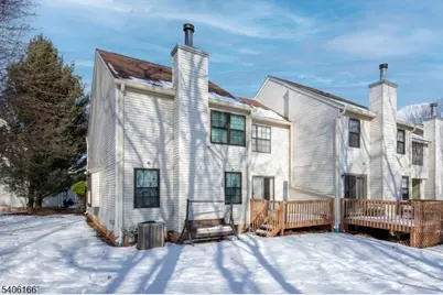 418 Hawthorne Ct, Raritan Township, NJ 08822 - Photo 2