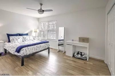 418 Hawthorne Ct, Raritan Township, NJ 08822 - Photo 14