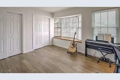 418 Hawthorne Ct, Raritan Township, NJ 08822 - Photo 20