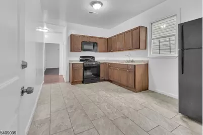 54 3rd St #3, Newark, NJ 07107 - Photo 2