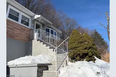 111 Watson Dr, Dover, NJ 07801 - Photo 2