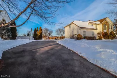 6 Bering Way, Franklin Township, NJ 08873 - Photo 2