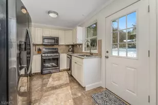 552 Foothill Rd, Bridgewater, NJ 08807 - Photo 14