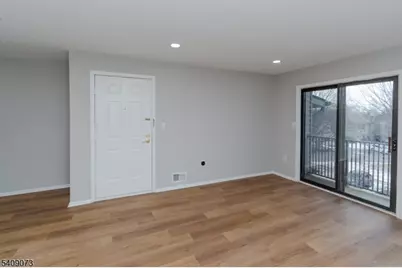 69 Fisher Dr, Franklin Township, NJ 08823 - Photo 4