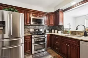 116 Harrow Dr, Franklin Township, NJ 08873 - Photo 4