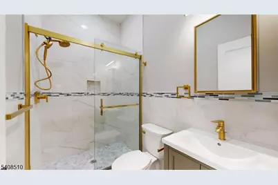 40 Wright Ave, Jersey City, NJ 07306 - Photo 8