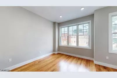 40 Wright Ave, Jersey City, NJ 07306 - Photo 6