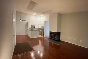 23 Chelsea Ct, Franklin Township, NJ 08823 - Photo 2