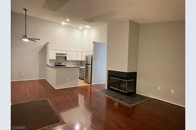 23 Chelsea Ct, Franklin Township, NJ 08823 - Photo 6