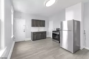 215 Delaware St, Elizabeth, NJ 07206 - Photo 12