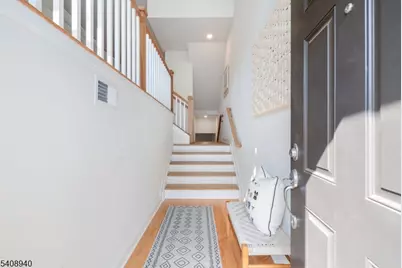 4 Marigold Ct, Warren Township, NJ 07059 - Photo 2