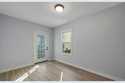 17 Mission St, Montclair, NJ 07042 - Photo 8