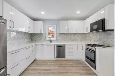 17 Mission St, Montclair, NJ 07042 - Photo 4