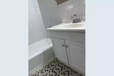 39 E 39th St #J, Paterson, NJ 07514 - Photo 8