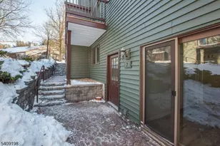 7 Summit Ct, Clinton Township, NJ 08801 - Photo 4