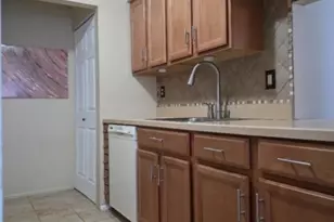 90 Almond Dr, Franklin Township, NJ 08873 - Photo 6