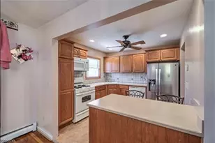 454 W 6th Ave, Roselle, NJ 07203 - Photo 10