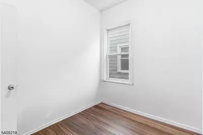 371 Badger Ave, Newark, NJ 07112 - Photo 10