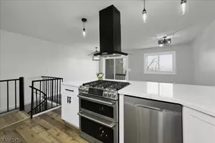 2 Davos Dr, Vernon, NJ 07462 - Photo 4