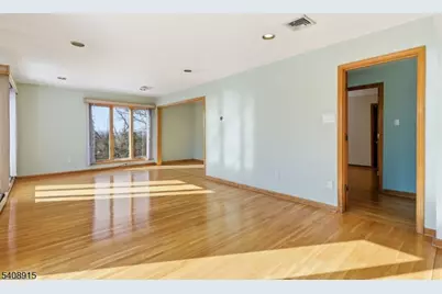 32 Sylvan Dr, Montville Township, NJ 07058 - Photo 4