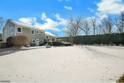 23 Locust Dr, Hanover Township, NJ 07950 - Photo 32