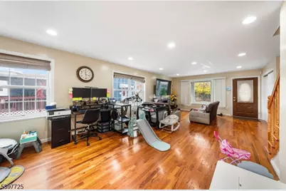 226 Pennsylvania Railroad A, Linden, NJ 07036 - Photo 8