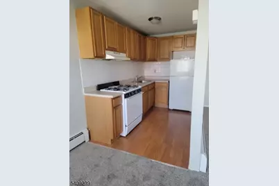 421 Hudson St, Hackensack, NJ 07601 - Photo 4