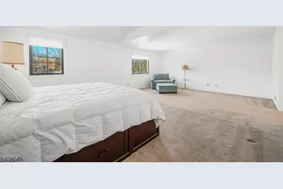 175 Castle Ridge Dr, East Hanover Township, NJ 07936 - Photo 28