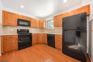 175 Castle Ridge Dr, East Hanover Township, NJ 07936 - Photo 8