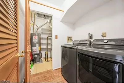 175 Castle Ridge Dr, East Hanover Township, NJ 07936 - Photo 6