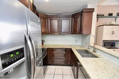 14 Heritage Ct, Jefferson Township, NJ 07438 - Photo 6