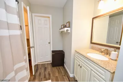 14 Heritage Ct, Jefferson Township, NJ 07438 - Photo 10